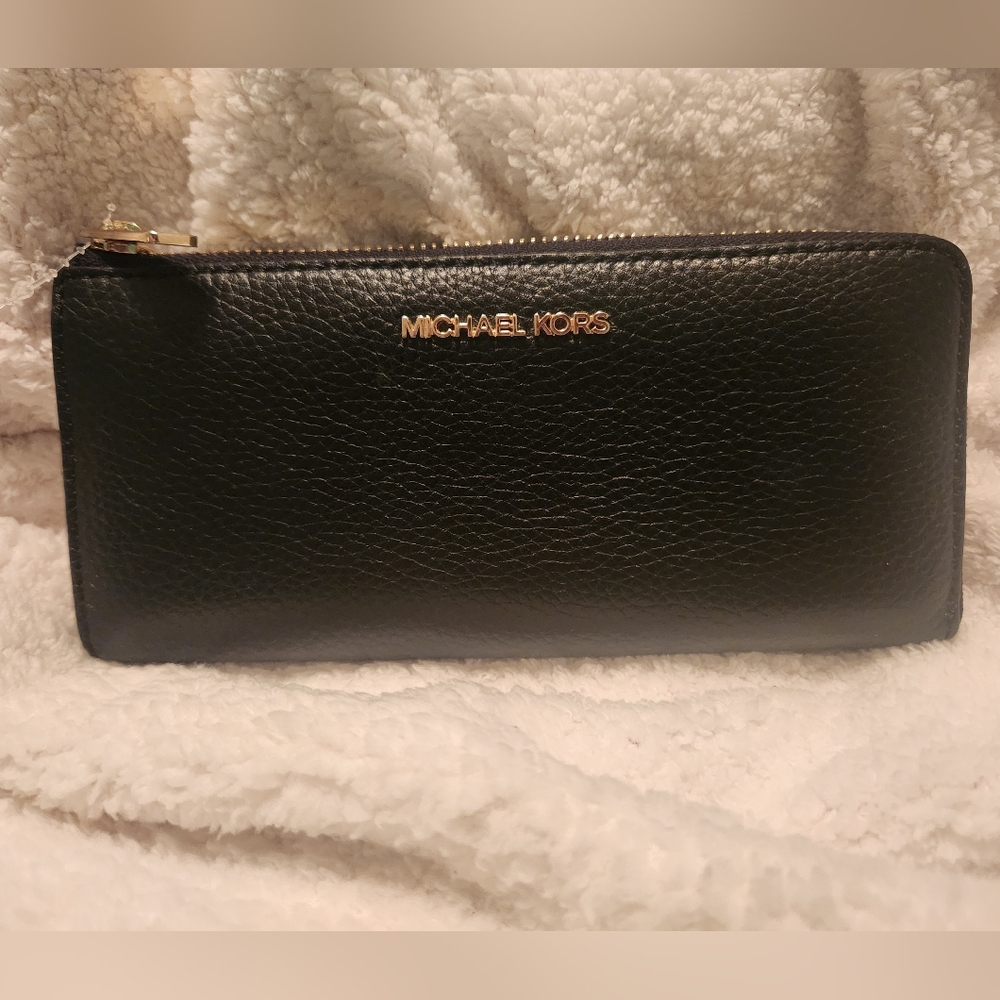 Michael Kors Jet Set Quarter-Zip Wallet NWOT
